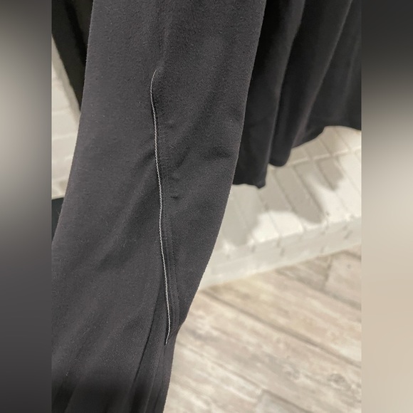 Lululemon lightweight pullover - Picture 3 of 10